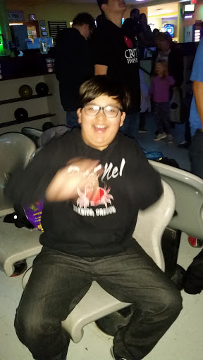 Bowling Alley «Mt Hood Lanes», reviews and photos, 2311 E Powell Blvd, Gresham, OR 97080, USA