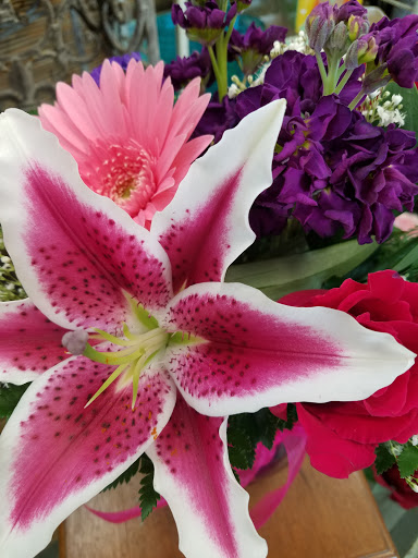 Florist «Flowers On the Park», reviews and photos, 8390 Tamarack Village, Woodbury, MN 55125, USA