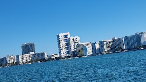 Shopping Mall «Fifth and Alton», reviews and photos, 1100 6th St, Miami Beach, FL 33139, USA