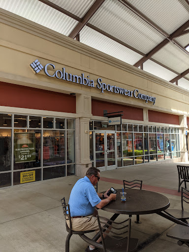 Sportswear Store «Columbia Sportswear Outlet Store at Tanger Outlets», reviews and photos, 4000 Arrowhead Blvd #710, Mebane, NC 27302, USA