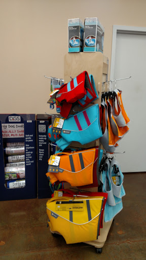 Pet Store «RedRidge Pet Market», reviews and photos, 2276 John Rolfe Pkwy, Henrico, VA 23238, USA