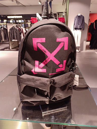 Stores to buy women's backpacks Amsterdam