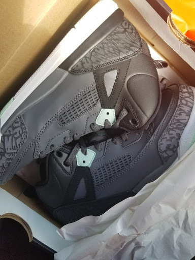 Clothing Store «Nike Factory Store», reviews and photos, 4101 S Carrollton Ave, New Orleans, LA 70119, USA