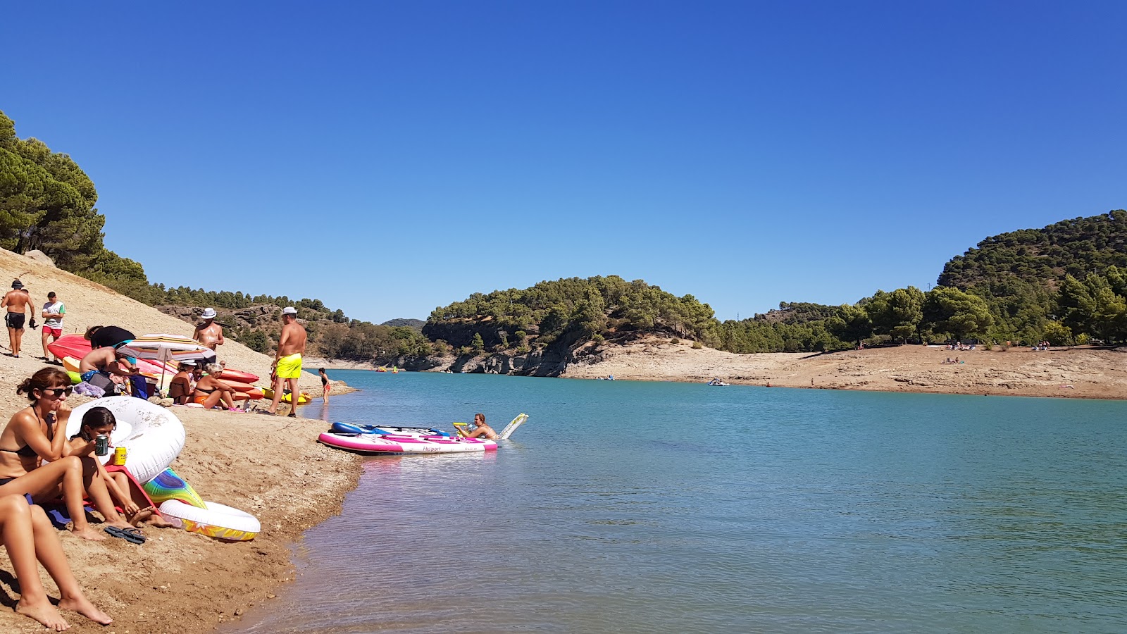 Foto van Playa Ardales met ruim strand