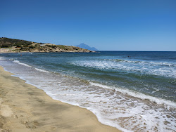 Paralia Sikia'in fotoğrafı uzun koy ile birlikte