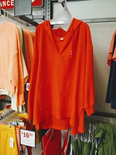 Clothing Store «Old Navy», reviews and photos, 7 Backus Ave, Danbury, CT 06810, USA