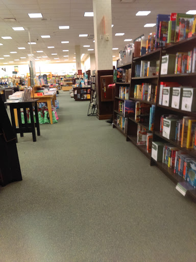 Book Store «Barnes & Noble», reviews and photos, 3561 N Freeway Blvd, Sacramento, CA 95834, USA