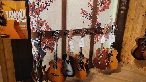 Guitar Center image
