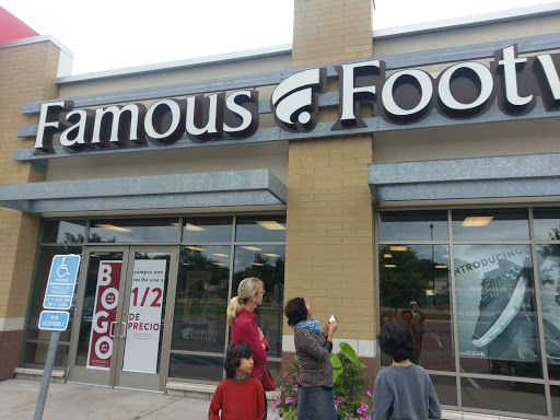 Famous Footwear, 6515 Richfield Pkwy, Richfield, MN 55423, USA, 