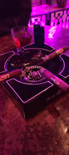 Bar «BURN by Rocky Patel», reviews and photos, 9110 Strada Pl #6160, Naples, FL 34108, USA