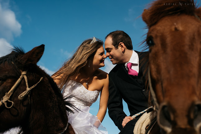 Opiniones de Fotógrafo Matrimonios Andrés Vargas en Maipú - Estudio de fotografía