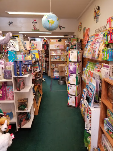 Book Store «Womrath Book Shop», reviews and photos, 76 Pondfield Rd, Bronxville, NY 10708, USA