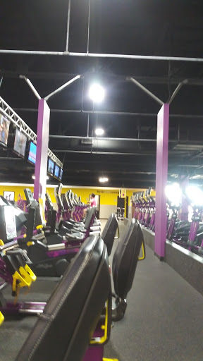Gym «Planet Fitness Milwaukee Southgate», reviews and photos, 3333 S 27th St, Milwaukee, WI 53215, USA