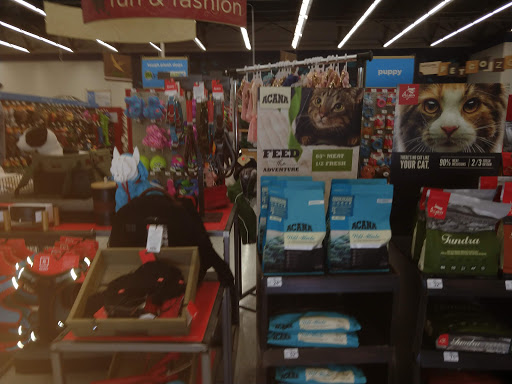 Pet Supply Store «Petco Animal Supplies», reviews and photos, 2575 Fairview Ave N, Roseville, MN 55113, USA