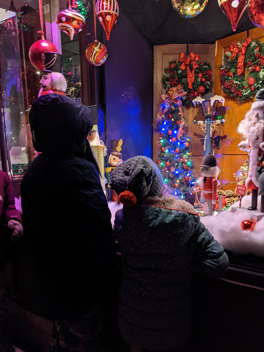 Dry Cleaner «Hyde Park Tailors & Cleaners», reviews and photos, 6738 W Wells St, Milwaukee, WI 53213, USA