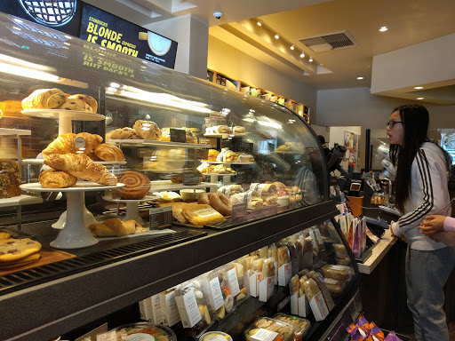 Shopping Mall «Bella Terra», reviews and photos, 7777 Edinger Ave, Huntington Beach, CA 92647, USA