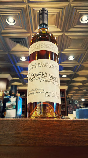 Liquor Store «Sharon Package Store», reviews and photos, 1 Gay St, Sharon, CT 06069, USA