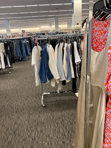 Department Store «Nordstrom Rack Topanga», reviews and photos, 21490 Victory Blvd, Woodland Hills, CA 91367, USA