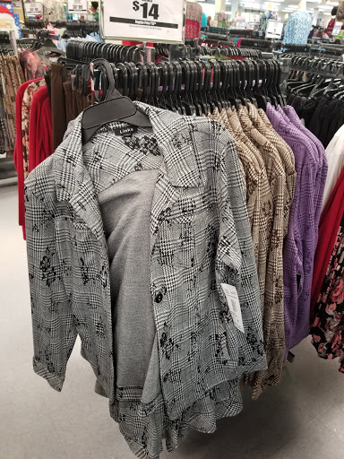 Shopping Mall «Marketplace Mall», reviews and photos, 2101 Peters Creek Pkwy, Winston-Salem, NC 27127, USA