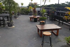 D'Konco Garden Coffee & Eatery image