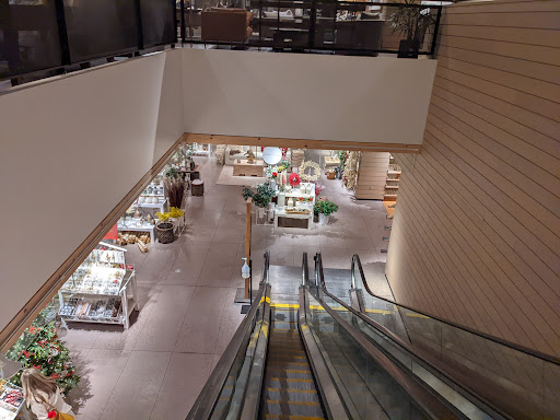 Furniture Store «Crate and Barrel», reviews and photos, 4589 La Jolla Village Dr, San Diego, CA 92122, USA