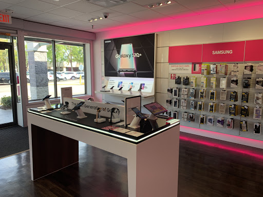 Cell Phone Store «T-Mobile», reviews and photos, 5691 Red Bug Lake Rd #11, Winter Springs, FL 32708, USA