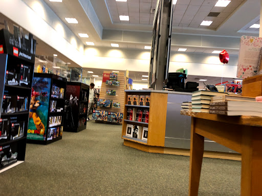 Book Store «Barnes & Noble», reviews and photos, 58 S 32nd St, Camp Hill, PA 17011, USA