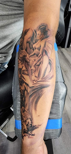 Tattoo Shop «Imperial Tattoos», reviews and photos, 972 Barret Ave, Louisville, KY 40204, USA