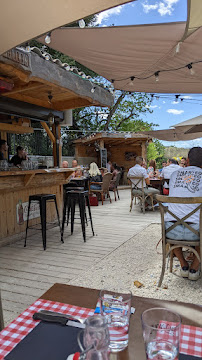 Atmosphère du Restaurant La Baraque à Burgers à Châteauneuf-du-Rhône - n°11