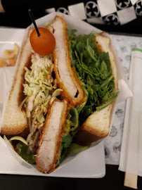 Sandwich au poulet du Restaurant japonais Aki Café à Paris - n°17