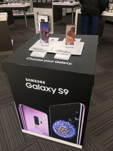 Cell Phone Store «Pelham Verizon Wireless», reviews and photos, 235 Fifth Ave, Pelham, NY 10803, USA