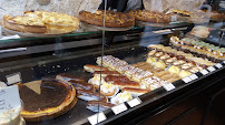 Vitrine du Restaurant servant le petit-déjeuner Saréden à Paris - n°18