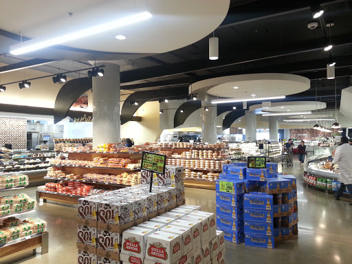 Supermarket «Cermak Fresh Produce», reviews and photos, 4000 W Diversey Ave, Chicago, IL 60639, USA