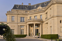 Extérieur du Restaurant Château Hôtel Mont Royal Chantilly à La Chapelle-en-Serval - n°11