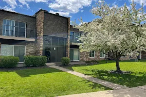 Mallard Lake Apartments image