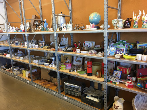 Thrift Store «Hinds Hospice Thrift Store», reviews and photos, 115 Shaw Ave, Clovis, CA 93612, USA