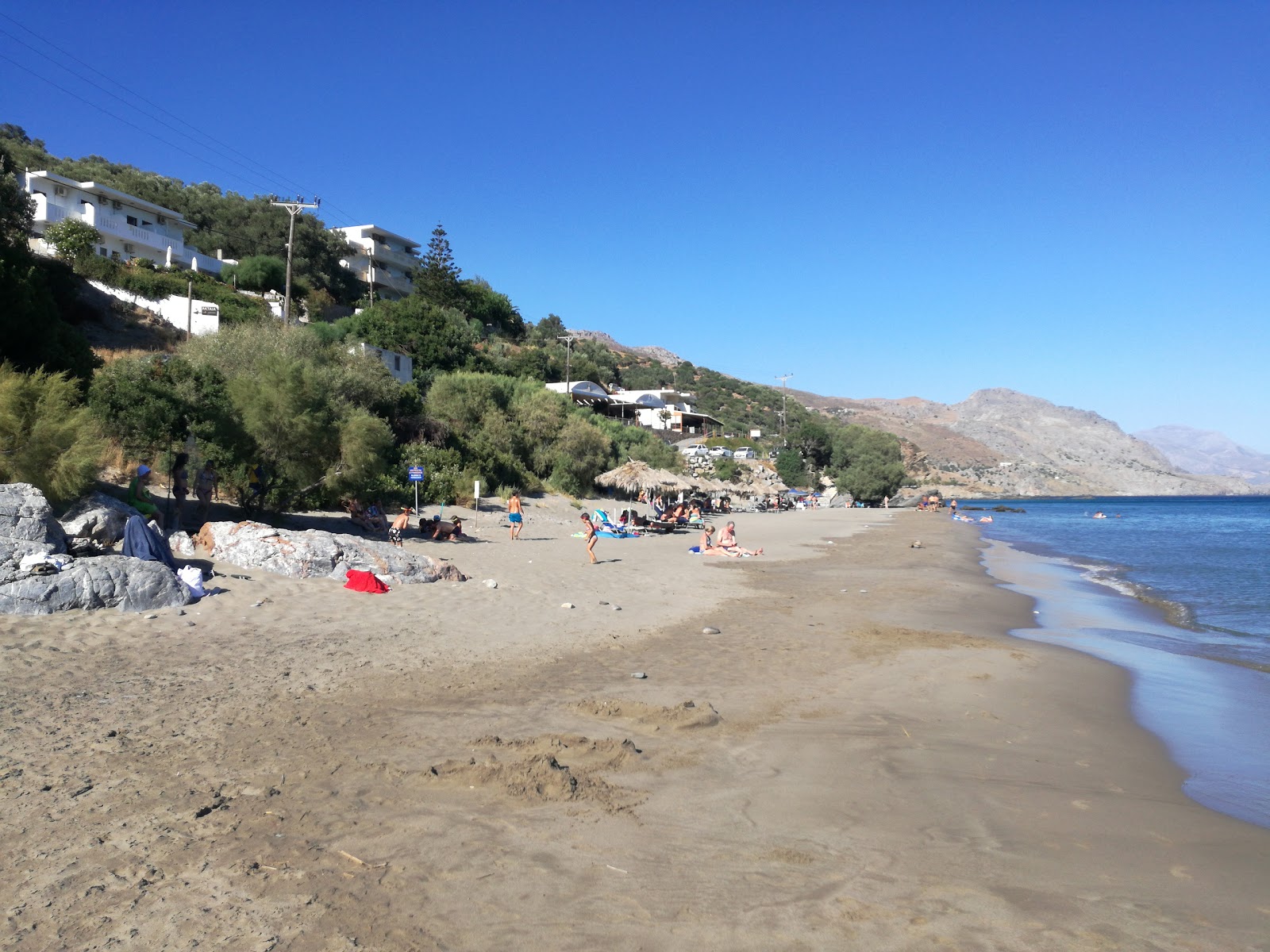 Foto von Korakas beach II und seine wunderschöne Landschaft