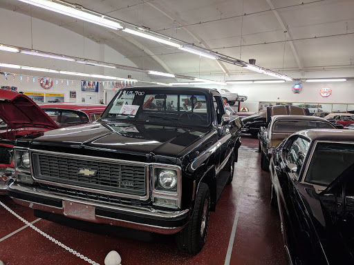 Used Car Dealer «North Shore Classics (Classic Car Dealership)», reviews and photos, 149 N Seymour Ave, Mundelein, IL 60060, USA