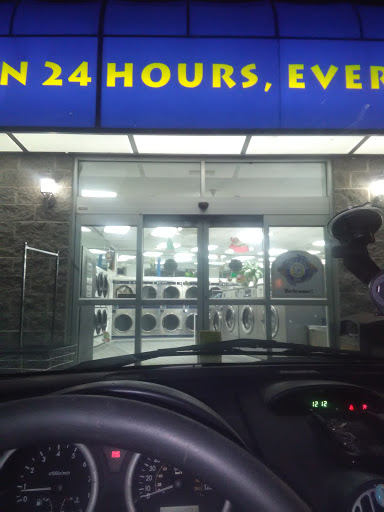 Laundromat «Family Wash Day», reviews and photos, 1415 Eastern Blvd, Essex, MD 21221, USA