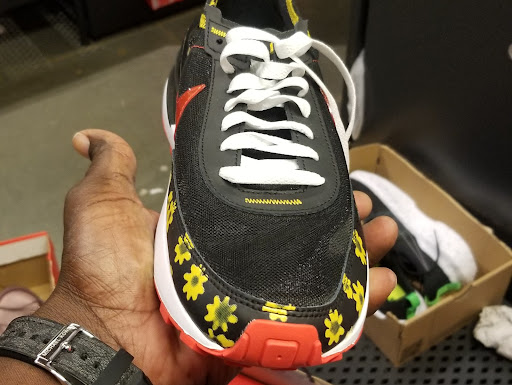 Clothing Store «Nike Factory Store», reviews and photos, 2350 Grand Cypress Dr #350, Wesley Chapel, FL 33544, USA