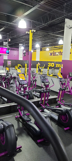 Gym «Planet Fitness», reviews and photos, 2672 Peters Creek Pkwy, Winston-Salem, NC 27127, USA