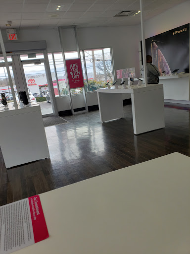 Cell Phone Store «T-Mobile», reviews and photos, 8010 Belair Rd, Nottingham, MD 21236, USA
