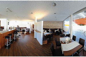 Cafe-Conditorei-Restaurant Reichl image