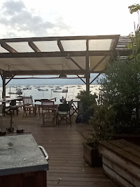 Atmosphère du Restaurant de fruits de mer Chez Guillaume Degustation d'huitres à Lège-Cap-Ferret - n°14