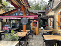 Atmosphère du Restaurant Les Tilleuls à Castelnaud-la-Chapelle - n°5