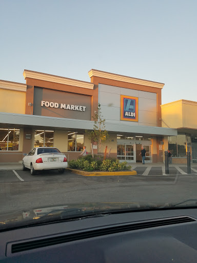 ALDI, 735 NE 167th St, North Miami Beach, FL 33162, USA, 