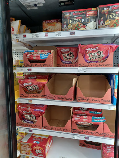 Shopping Mall «Surrey Square Mall & Center», reviews and photos, 4500 Montgomery Rd, Cincinnati, OH 45212, USA