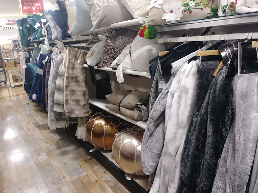 Department Store «HomeGoods», reviews and photos, 11100 W Burleigh St #140, Wauwatosa, WI 53222, USA