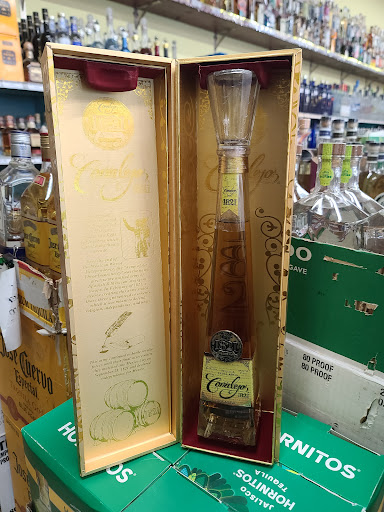 Liquor Store «Town & Country Liquors», reviews and photos, 2944 W 47th St, Chicago, IL 60632, USA