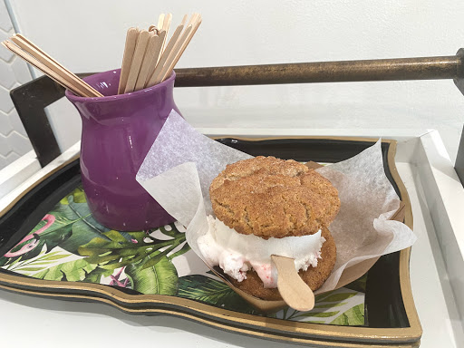 milkcookies image
